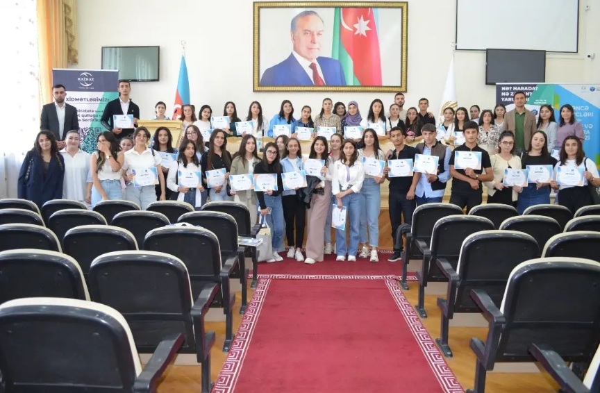 Kainat Tədris Mərkəzinin Gəncə filialının, Gəncə Dövlət Universitetində keçirdiyi ZƏFƏR YOLU intellektual oyunlar festivalı yarım final turundan görüntülər 